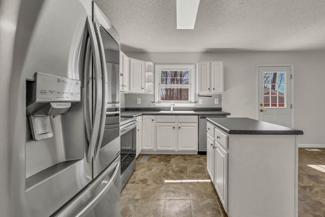 414 Newman Dr, Clarksville, TN 37042