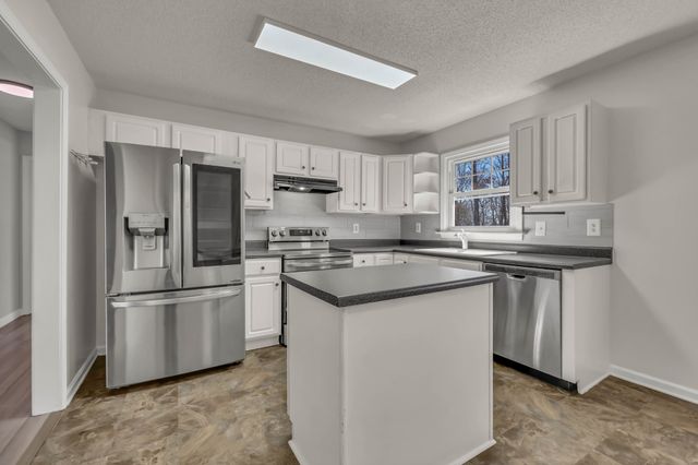 414 Newman Dr, Clarksville, TN 37042