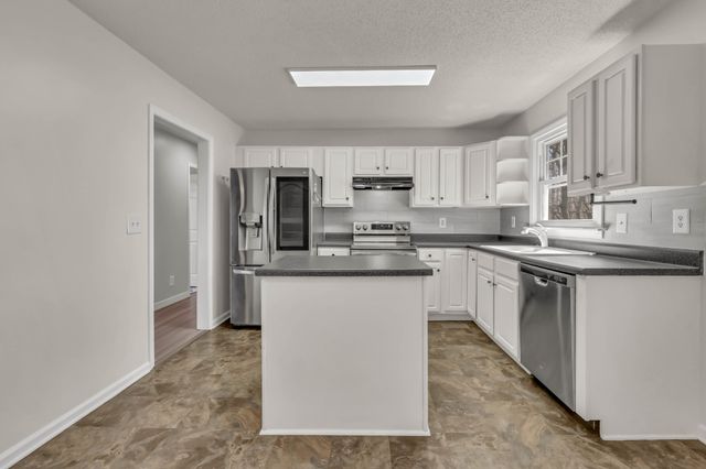 414 Newman Dr, Clarksville, TN 37042