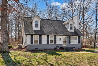 414 Newman Dr, Clarksville, TN 37042