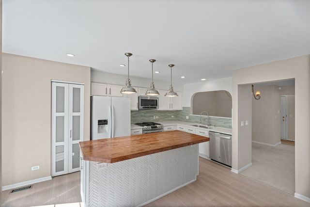1301 Filly Lane, Bartlett, IL 60103