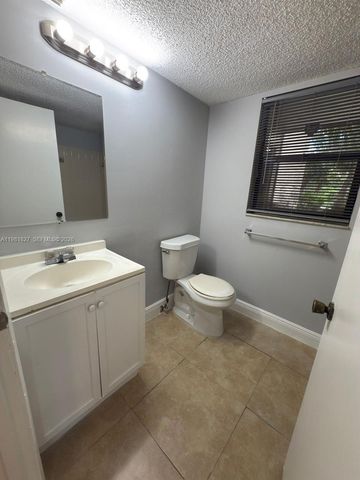 4521 W Mcnab Rd 11, Pompano Beach, FL 33069