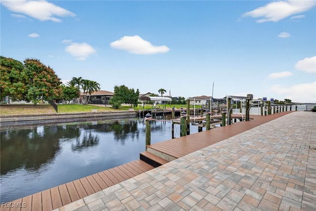 2801 SE 18th CT, Cape Coral, FL 33904