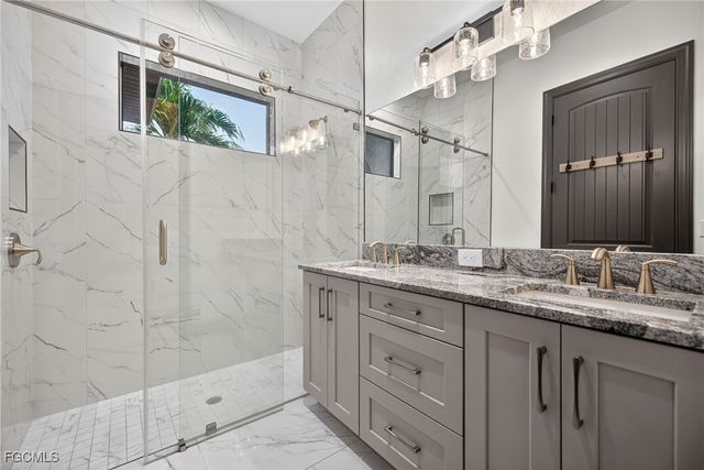 2801 SE 18th CT, Cape Coral, FL 33904