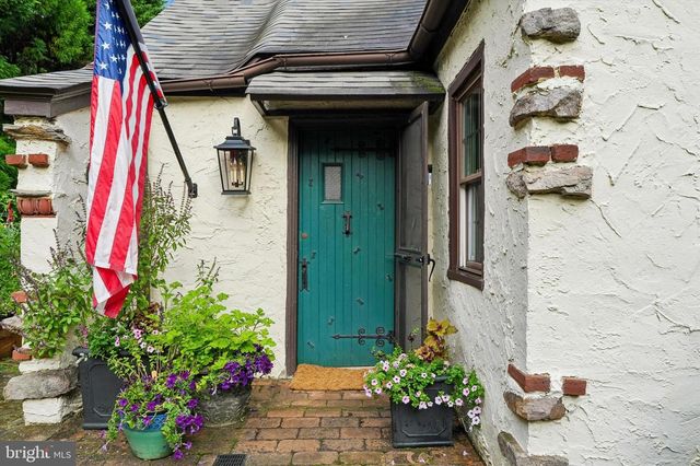 1016 TRINITY LN, Conshohocken, PA 19428
