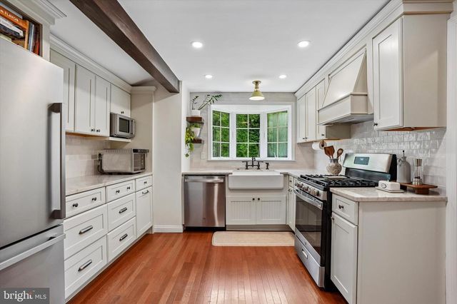 1016 TRINITY LN, Conshohocken, PA 19428