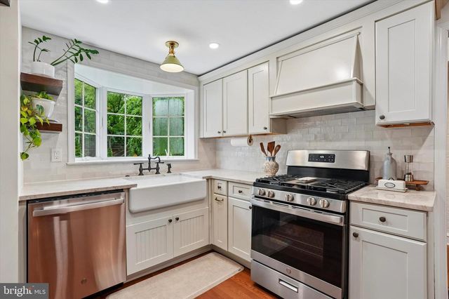 1016 TRINITY LN, Conshohocken, PA 19428