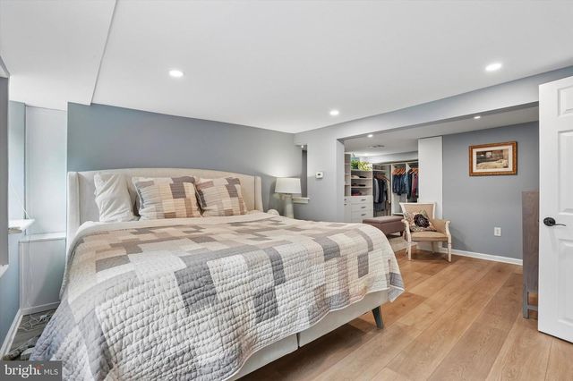 1016 TRINITY LN, Conshohocken, PA 19428