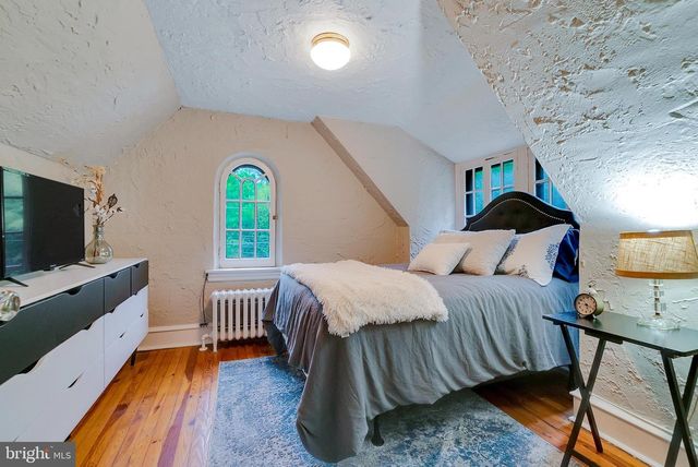 1016 TRINITY LN, Conshohocken, PA 19428