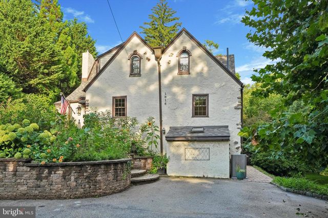1016 TRINITY LN, Conshohocken, PA 19428