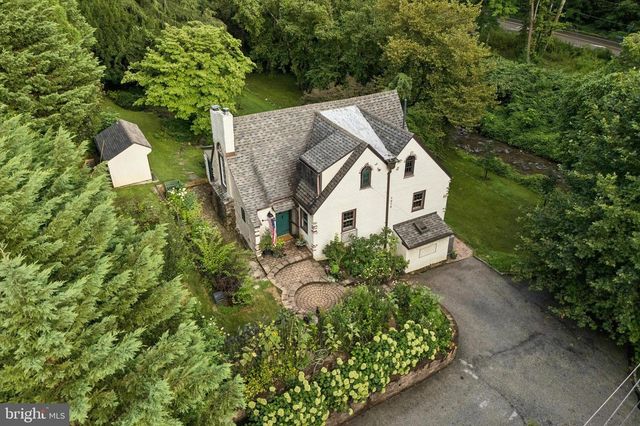 1016 TRINITY LN, Conshohocken, PA 19428