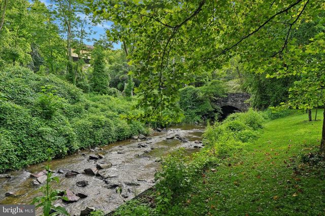 1016 TRINITY LN, Conshohocken, PA 19428