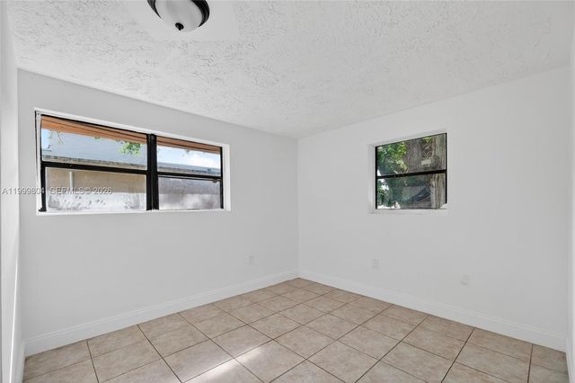 762 NE 131st St 762, North Miami, FL 33161