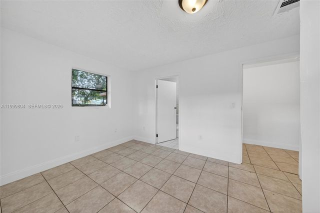 762 NE 131st St 762, North Miami, FL 33161