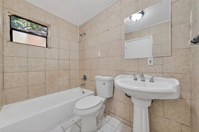 762 NE 131st St 762, North Miami, FL 33161