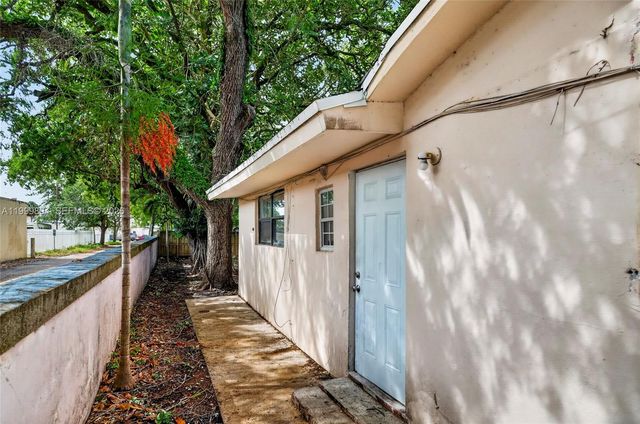 762 NE 131st St 762, North Miami, FL 33161