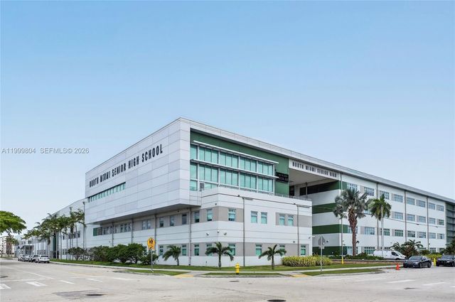 762 NE 131st St 762, North Miami, FL 33161