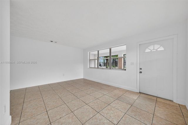 762 NE 131st St 762, North Miami, FL 33161