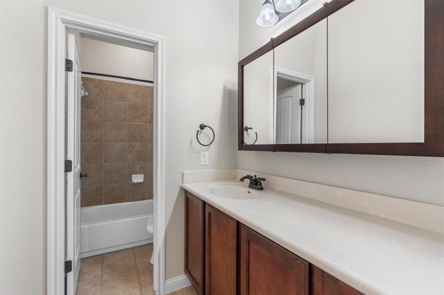 504 S Gadwall LN, Cedar Park, TX 78613