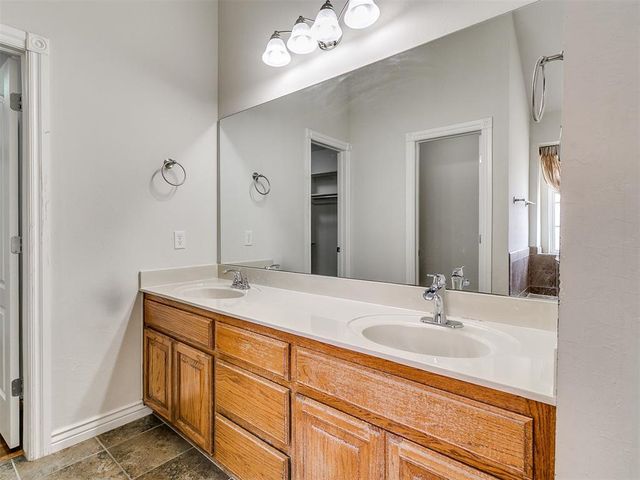 2820 SW 92nd Court, Oklahoma City, OK 73159