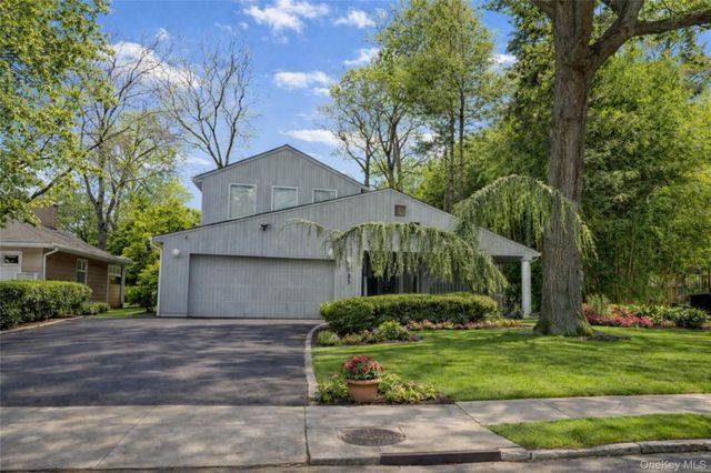 127 Wooleys Lane, Great Neck, NY 11023
