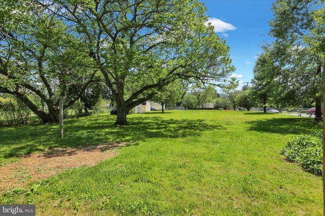 359 GIBRALTAR RD, Reading, PA 19606