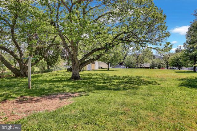 359 GIBRALTAR RD, Reading, PA 19606