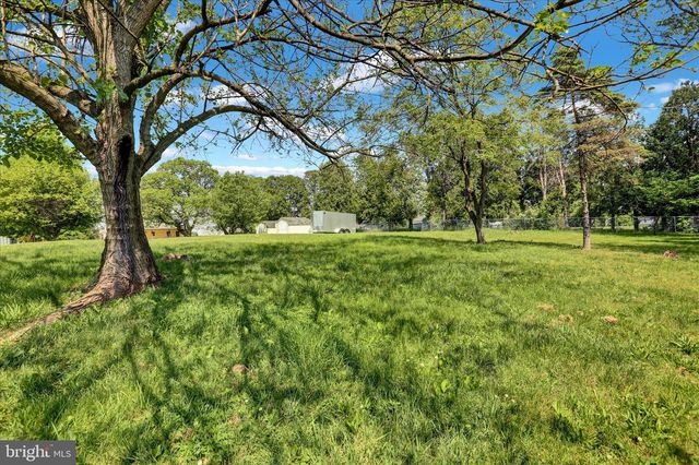 359 GIBRALTAR RD, Reading, PA 19606