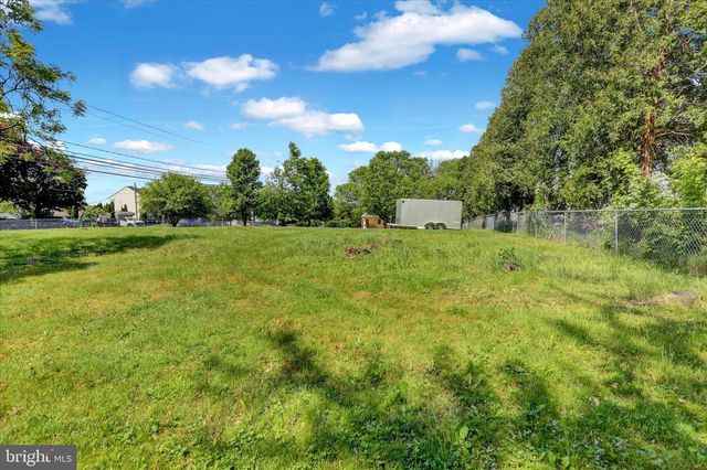 359 GIBRALTAR RD, Reading, PA 19606