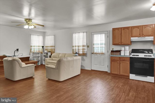 359 GIBRALTAR RD, Reading, PA 19606