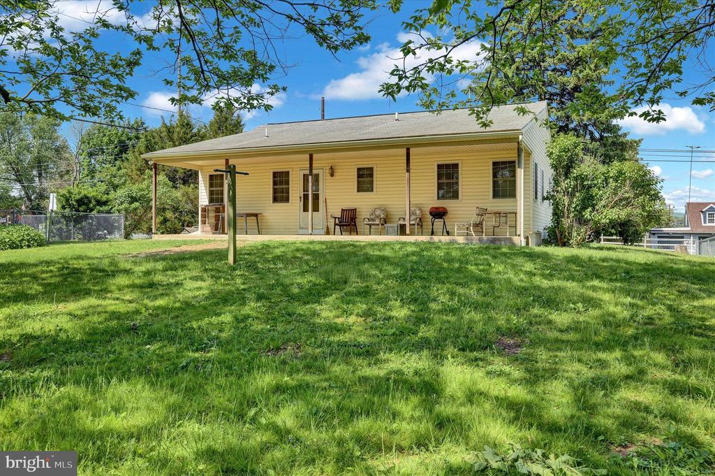359 GIBRALTAR RD, Reading, PA 19606