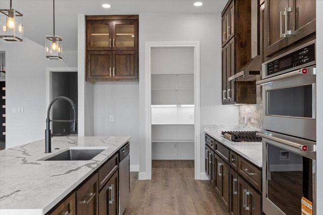 103 Arborvita PL, Bastrop, TX 78602