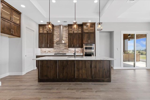 103 Arborvita PL, Bastrop, TX 78602