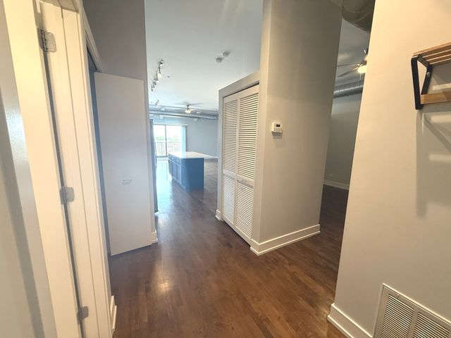1000 E 53rd Street 510, Chicago, IL 60615