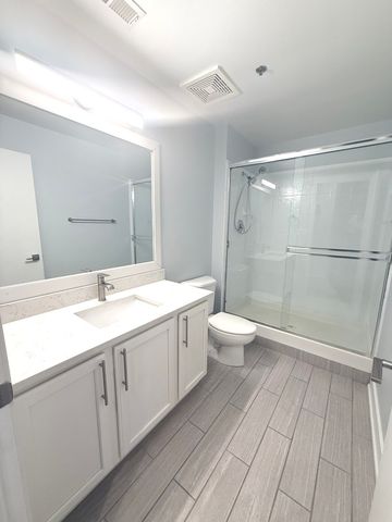1000 E 53rd Street 510, Chicago, IL 60615
