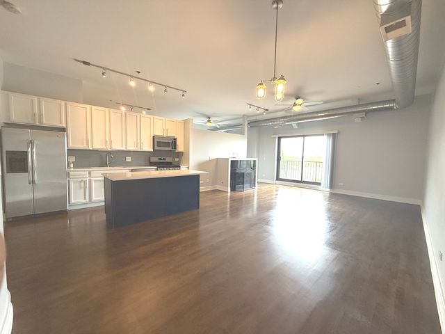 1000 E 53rd Street 510, Chicago, IL 60615