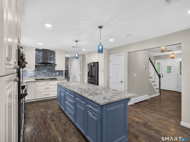 16 Cardinal Road, East Lyme, CT 06333