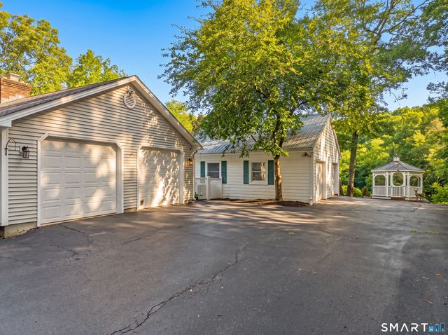 16 Cardinal Road, East Lyme, CT 06333