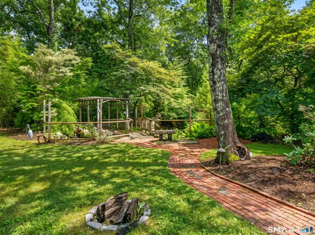 16 Cardinal Road, East Lyme, CT 06333