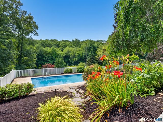 16 Cardinal Road, East Lyme, CT 06333