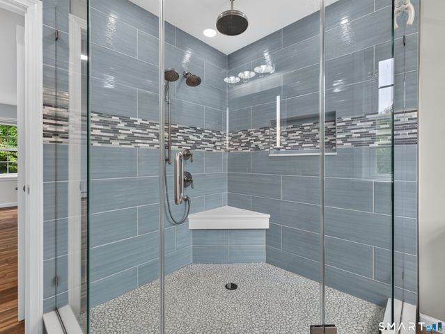 16 Cardinal Road, East Lyme, CT 06333