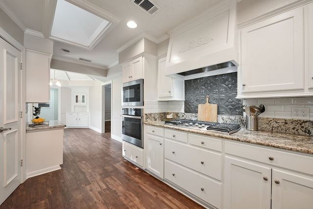 6010 La Cosa Drive, Dallas, TX 75248