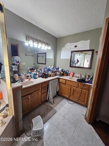 391 CHESWICK OAK Avenue, Orange Park, FL 32073