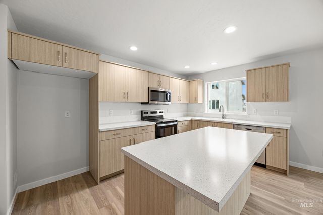 2940 W Taiban Creek Dr, Kuna, ID 83634