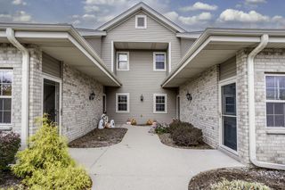 18520 Emerald CIRCLE #C, Brookfield, WI 53045