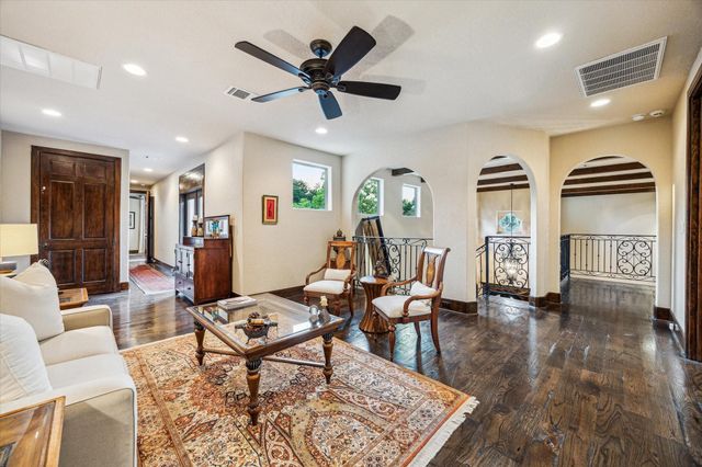 3751 Aberdeen Way, Houston, TX 77025