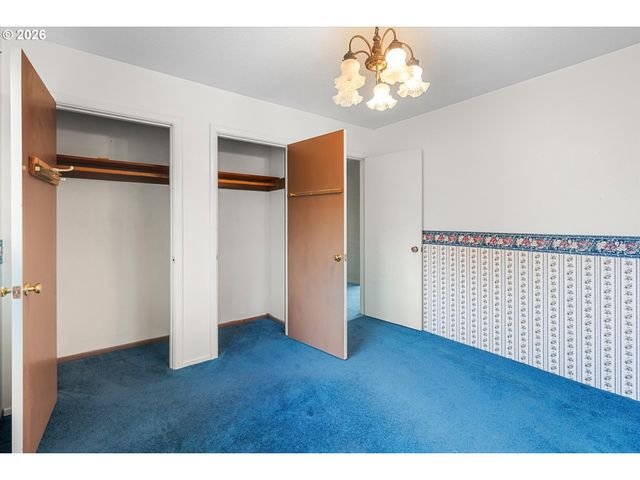 3235 Se SILVER SPRINGS Rd, Milwaukie, OR 97222