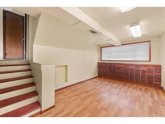 3235 Se SILVER SPRINGS Rd, Milwaukie, OR 97222