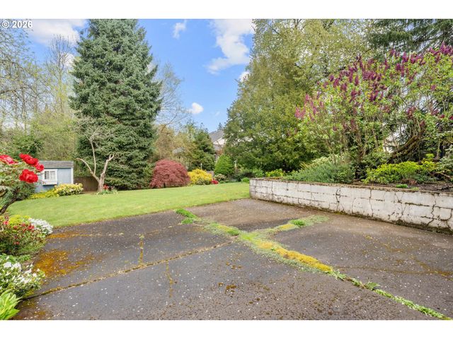 3235 Se SILVER SPRINGS Rd, Milwaukie, OR 97222