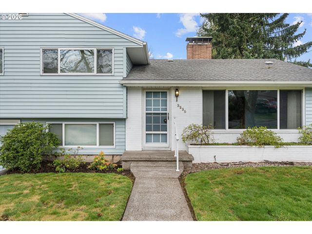 3235 Se SILVER SPRINGS Rd, Milwaukie, OR 97222